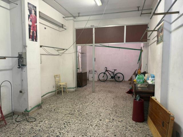 Locale commerciale in affitto a Roma