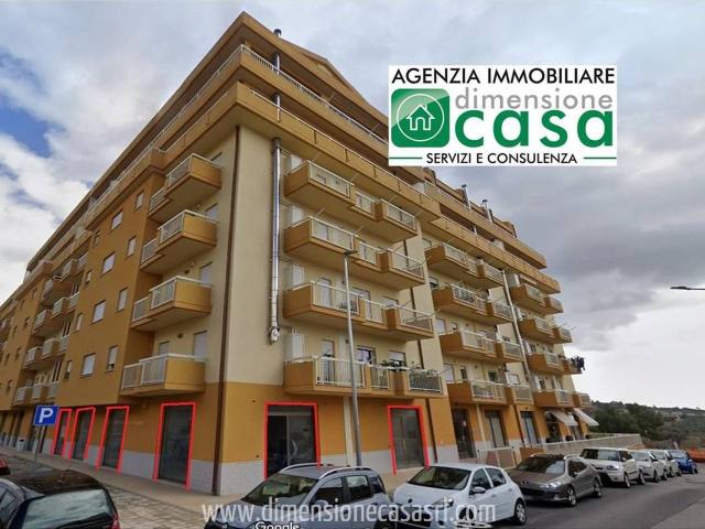 Locale commerciale in affitto a San Cataldo