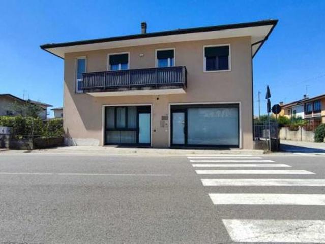 Locale commerciale in affitto a Sarego