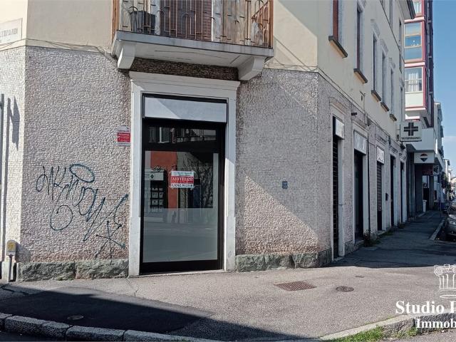 Locale commerciale in affitto a Seregno