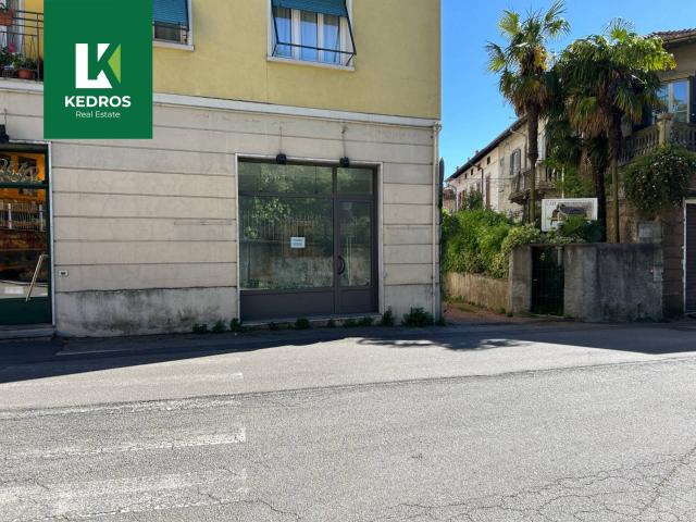 Locale commerciale in affitto a Varese, Casbeno