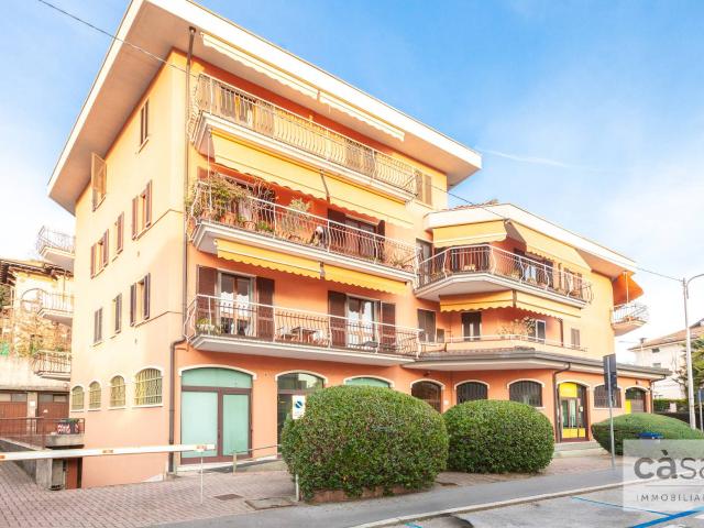 Locale commerciale in affitto a Varese, Casbeno
