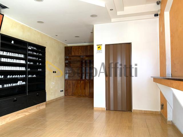 Locale commerciale in affitto, Catanzaro piano casa