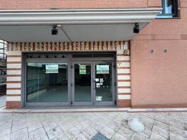Locale commerciale in Vendita in zona SEMICENTRO
