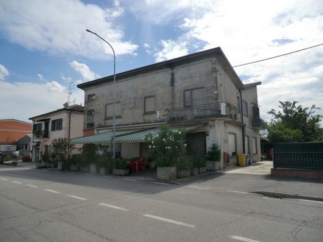 Locale commerciale in vendita