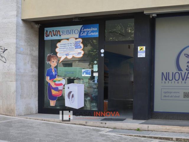 Locale Commerciale in vendita a Matera, Semicentro Nord