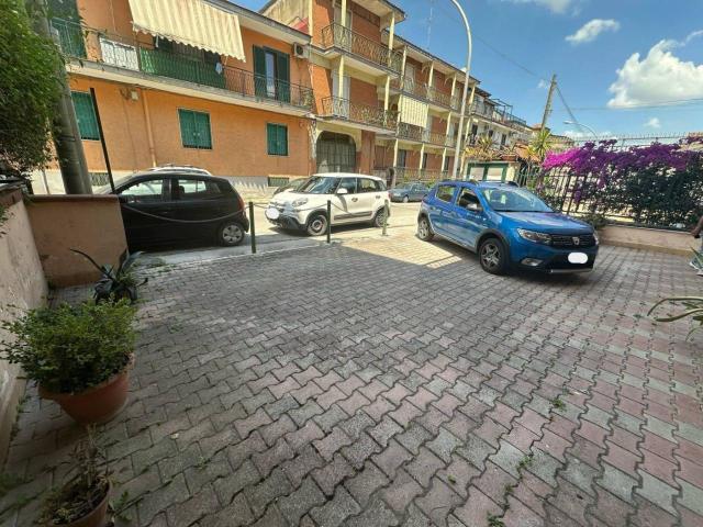Locale commerciale in vendita a Melito Di Napoli
