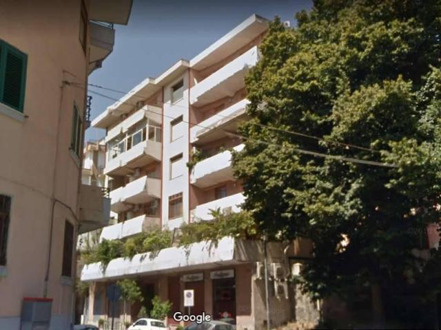 Locale commerciale in vendita a Messina