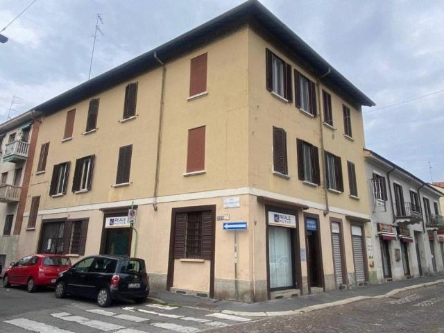 Locale commerciale in vendita a Milano