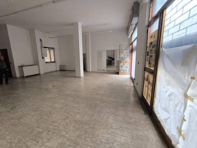 Locale commerciale in vendita a Mondovi'