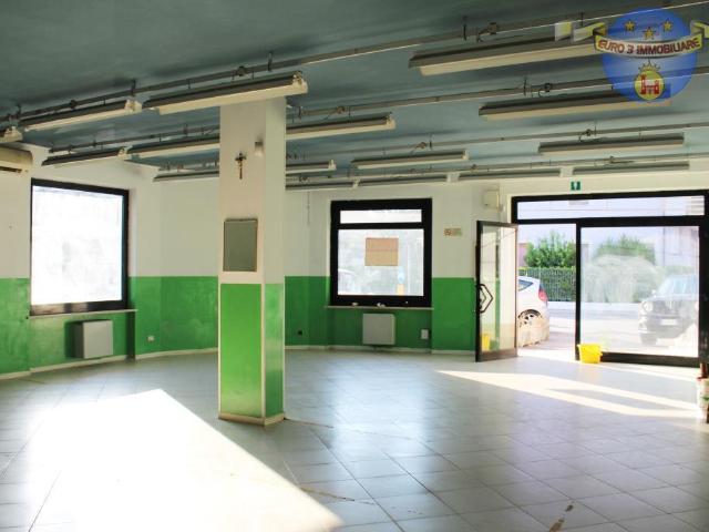 Locale commerciale in vendita a Monteprandone