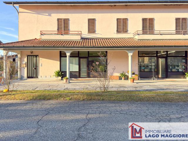 Locale commerciale in vendita a Monvalle