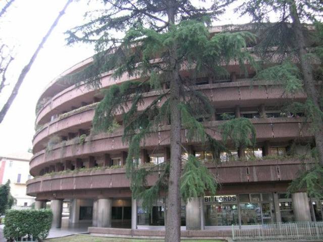 Negozio in vendita a Novara