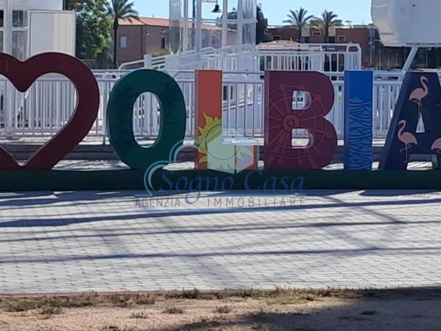 Locale commerciale in vendita a Olbia