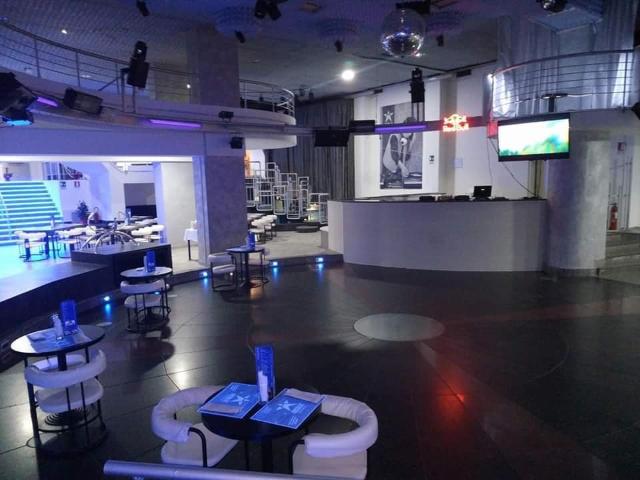 Locale commerciale in vendita a Aci Catena
