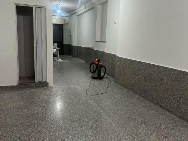 Locale commerciale in vendita a Agropoli