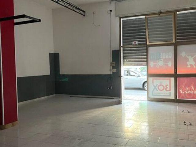 Locale commerciale in vendita a Agropoli