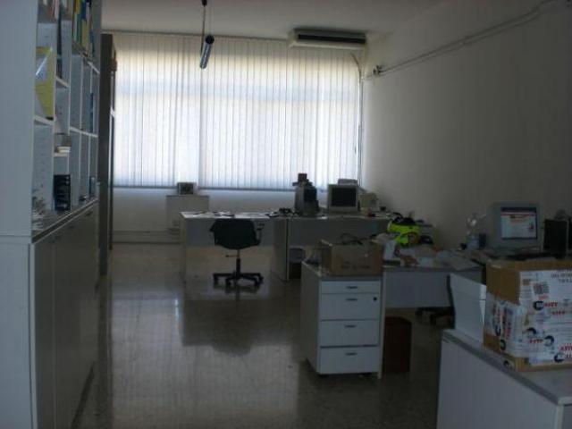Locale commerciale in vendita a Ancona