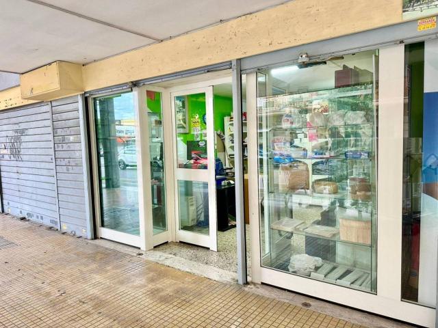 Locale commerciale in vendita a Aprilia