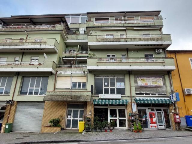 Locale commerciale in vendita a Ariano Irpino, Via S.Antonio