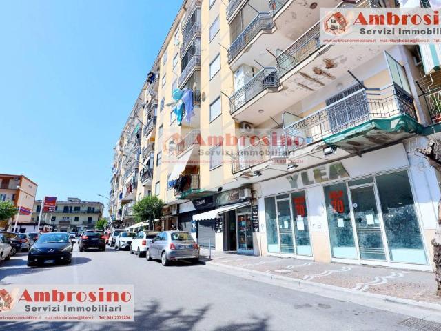 Locale commerciale in vendita a Arzano