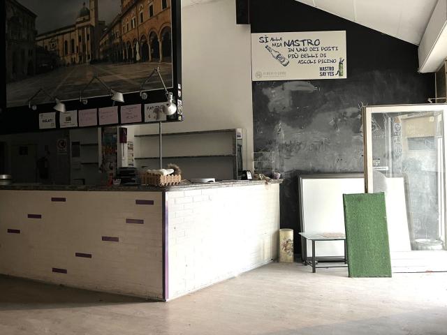 Locale commerciale in vendita a Ascoli Piceno
