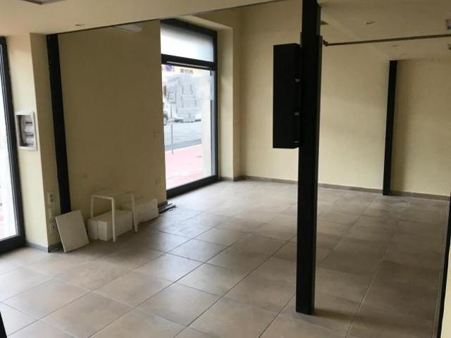 Locale commerciale in vendita a Ascoli Piceno