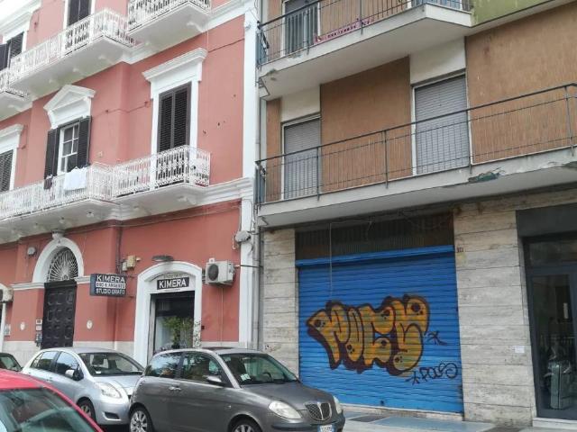 Locale commerciale in vendita a Bari