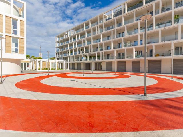 Locale commerciale in vendita a Bari, S. Pasquale