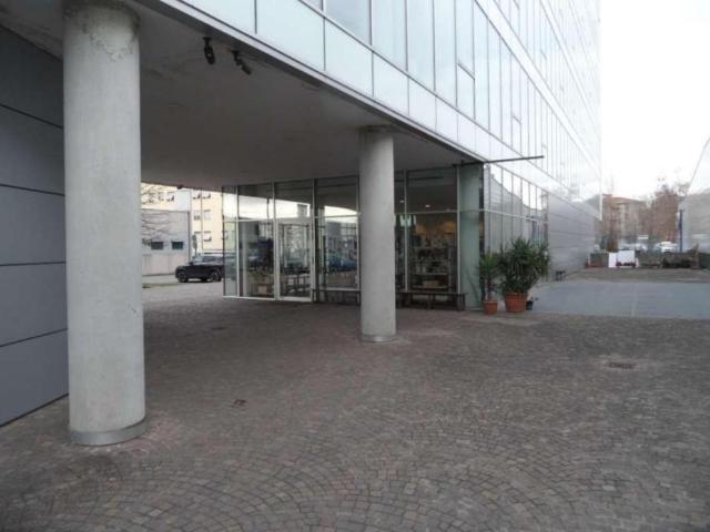 Locale commerciale in vendita a Bergamo