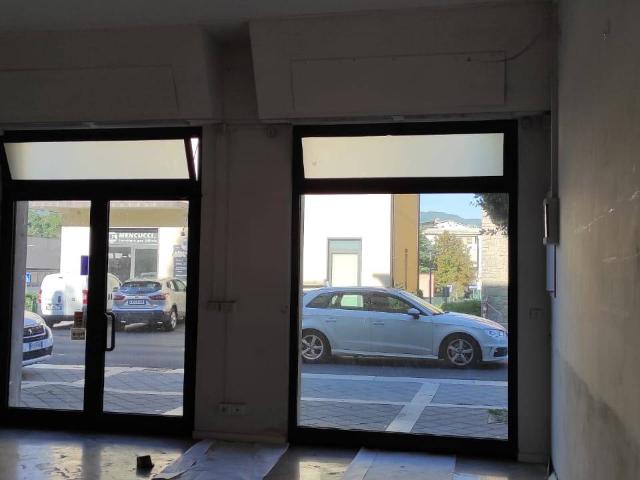 Locale commerciale in vendita a Bibbiena