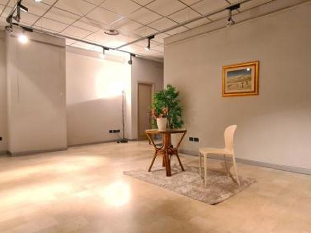 Locale commerciale in vendita a Brescia