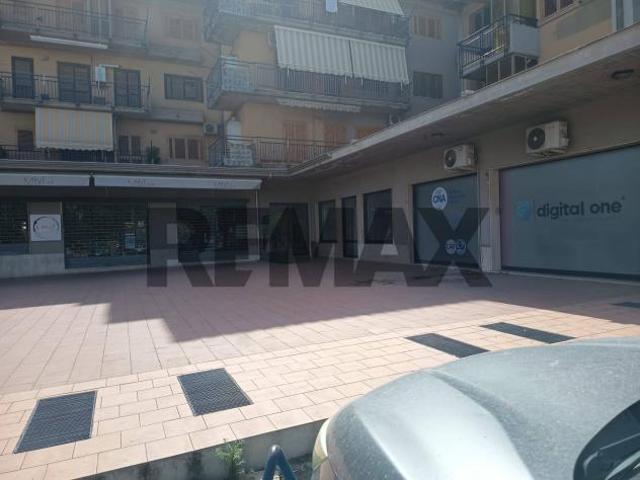Locale Commerciale in vendita a Caltagirone