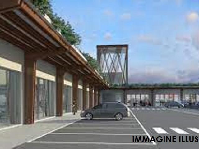 LOCALE COMMERCIALE in VENDITA a CAMPI BISENZIO
