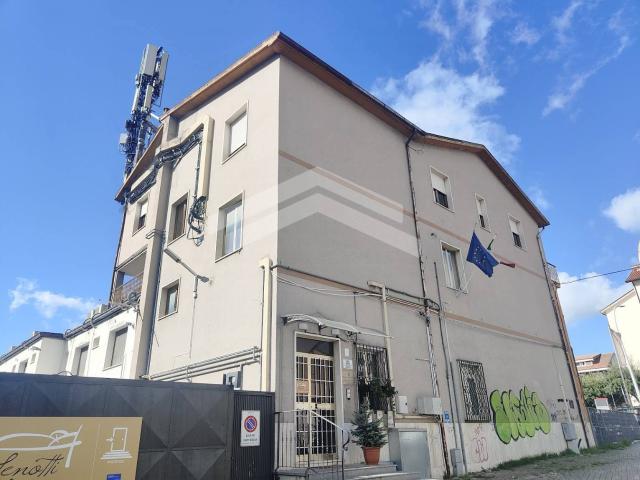 Locale commerciale in vendita a Campobasso, Semicentro