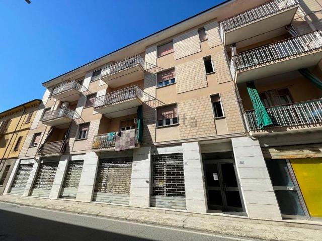 Locale commerciale in vendita a Canelli
