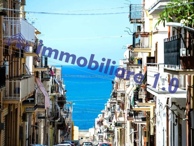 Locale commerciale in vendita a Castellammare Del Golfo