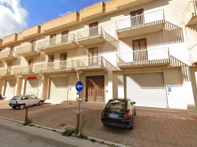 Locale commerciale in vendita a Castelvetrano, Castelvetrano Citt