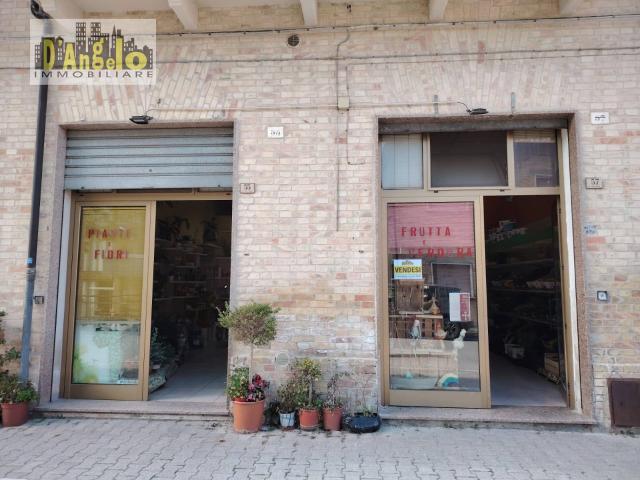 Locale commerciale in vendita a Castignano