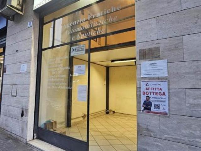 Locale commerciale in vendita a Catania