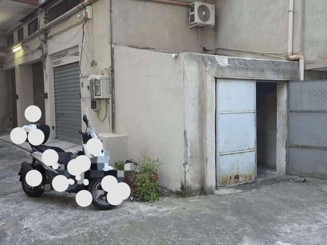 Locale commerciale in vendita a Catania