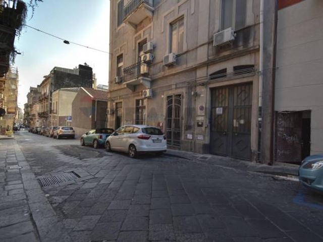 Locale Commerciale in vendita a Catania, Centro Storico