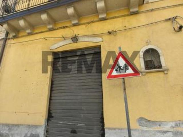 Locale Commerciale in vendita a Catania, Centro Storico