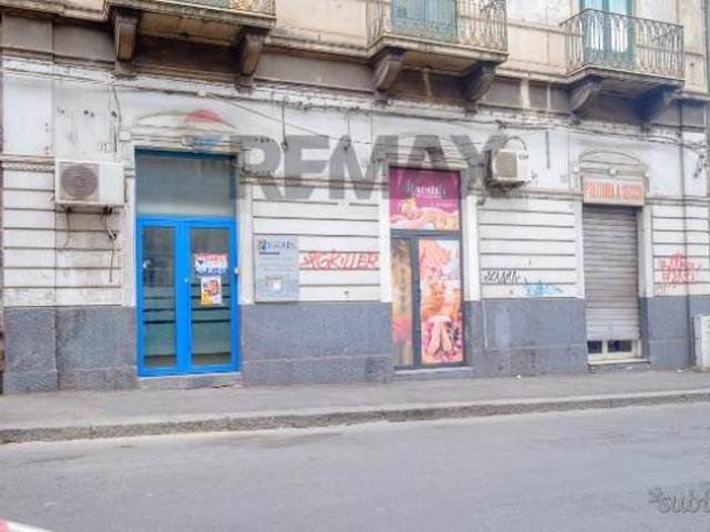 Locale Commerciale in vendita a Catania, Borgo