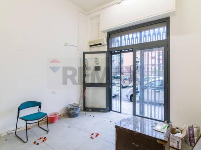 Locale Commerciale in vendita a Catania, Viale M. Rapisardi Lavaggi