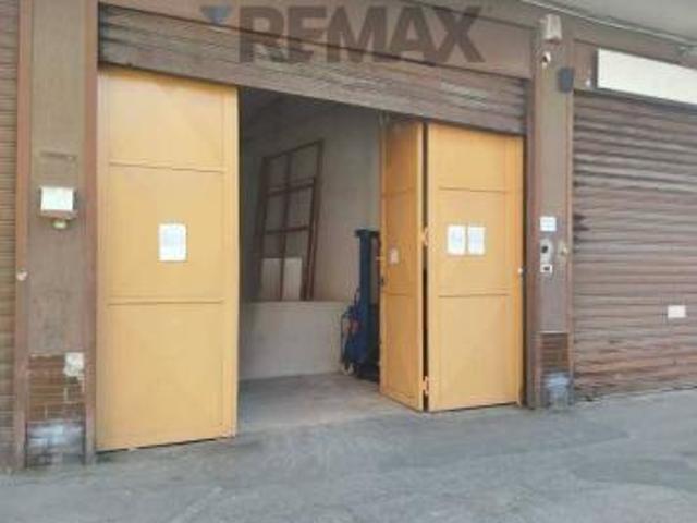 Locale Commerciale in vendita a Catania, Viale Rapisardi