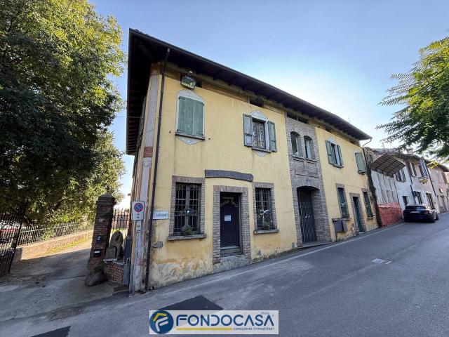 Locale commerciale in vendita a Cazzago San Martino
