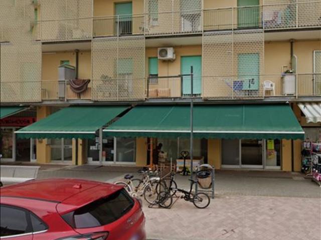 Locale commerciale in vendita a Cervia
