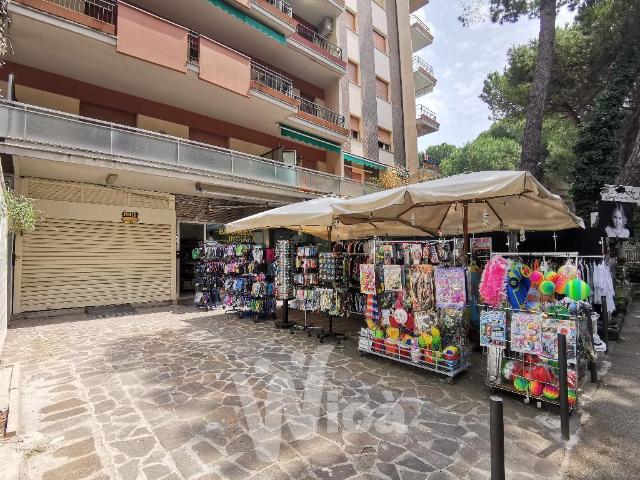 Locale commerciale in vendita a Cervia