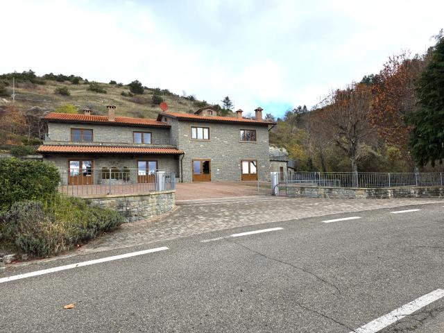 LOCALE COMMERCIALE in VENDITA a CHIUSI DELLA VERNA